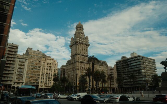 Montevidéu: Rambla, Churrasco e a Qualidade de Vida Uruguaia!
