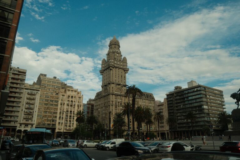 Montevidéu: Rambla, Churrasco e a Qualidade de Vida Uruguaia!