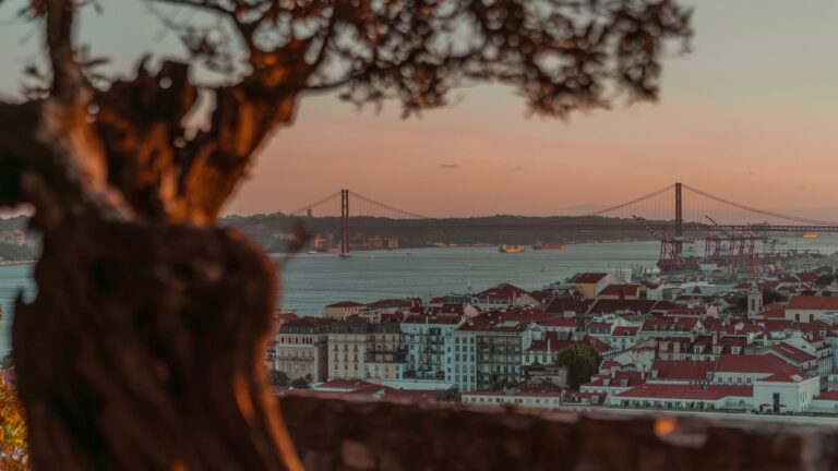 Lisboa em 5 Dias: Fado, Pastéis e Um Roteiro Que É Pura Emoção