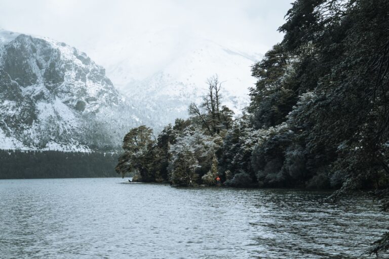 Bariloche: Onde a Neve Encontra o Chocolate na Patagônia Argentina