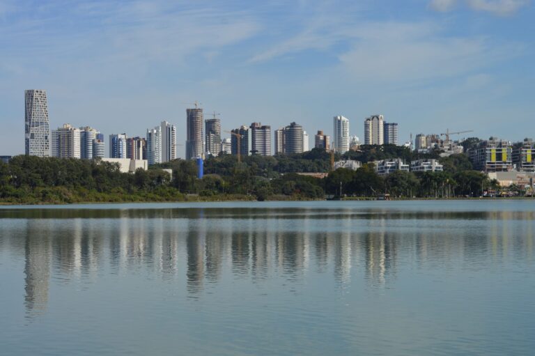 Roteiro Curitiba: O Guia Definitivo da Capital Ecológica