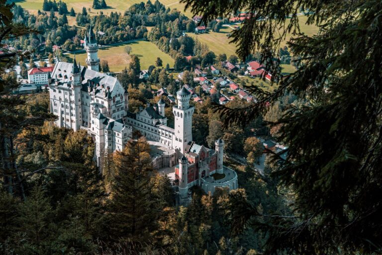 Munique: Oktoberfest, Castelos e Alpes – Seu Roteiro Completo!